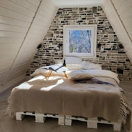 Jazminka Alpesi Haziko Bukkszentkereszt