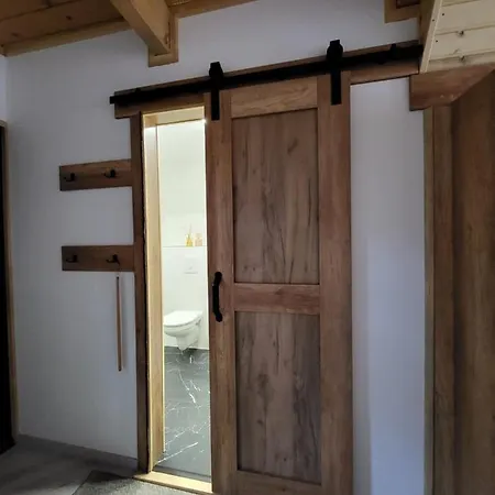 Jazminka Alpesi Haziko * Bukkszentkereszt