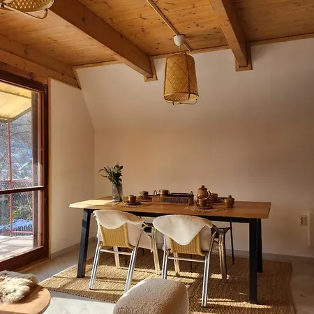 Jazminka Alpesi Haziko Dağ evi *